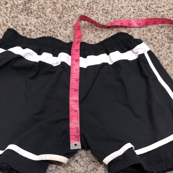Athleta Hana Running Shorts Size Small Black - Picture 6 of 9